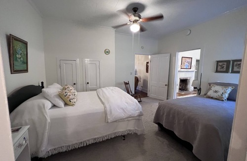 Saluda House | Charming, rustic Farmhouse. 2 mi. from Tin Roof Farms Venue. 39 mi. to Masters.