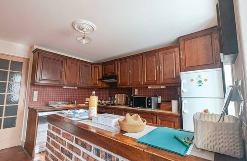 Gehee Cottage | Charming Rustic House Near Beauval Zoo with Garden, Games Room & Parking