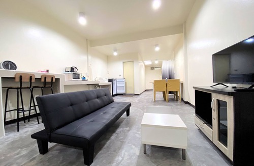 Hai Ya House | Charming Studio townhouse 46 near Airport&Old town