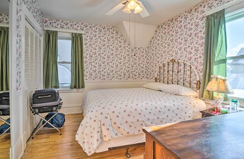 Summit - University House | Charming Saint Paul Home w/Yard, Near Downtown!