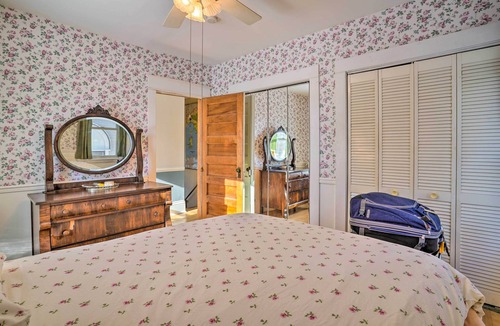 Summit - University House | Charming Saint Paul Home w/Yard, Near Downtown!