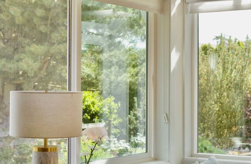 Bow House | Charming Samish Island Garden Home Retreat for Spring & Summer Getaways