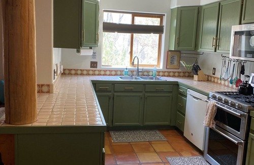 Taos Condo | Charming Santa Fe Style 2br 1.5ba vacation condo off the Taos Plaza with hot tub