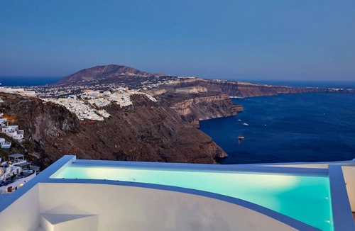 Imerovigli Villa | Charming Santorini Apartment | Gaderois Apartment | 2 Bedrooms