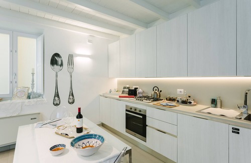 Ortigia Apartment | Charming Sea-View Hideaway in Ortigia. Comfort, Style and Unforgettable Sunsets.