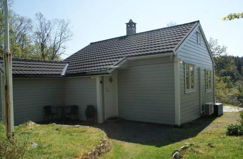 Ytrebygda House | Charming sea view