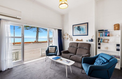 Ahuriri House | Charming seaside cottage in Napier's best beach location