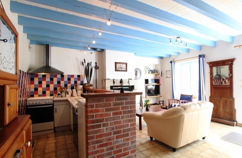 Saint-Marcouf Cottage | Charming seaside cottage with private parking and terrace