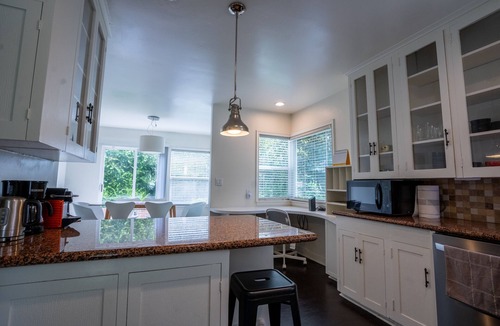 Lake City House | Charming Seattle Lake View House plus Studio