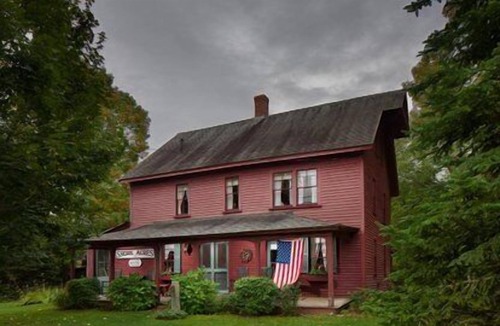 Lamoine Beach House | Charming Shore Acres Historic 4 Bedroom 227 Y.O. Family Retreat on Frenchman Bay