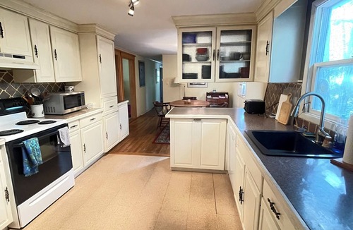 Cape Neddick House | Charming Shore Road retreat in Cape Neddick! Minutes from Ogunquit and York beaches, this cozy, well-loved home offers an authentic seaside stay with easy access to Marginal Way, Nubble Lighthouse, and Maine’s best coastal dining.