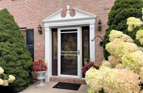 Newtonville House | Charming single family house in a beautiful, quiet, and safe area.