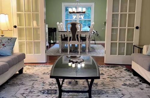 Newtonville House | Charming single family house in a beautiful, quiet, and safe area.