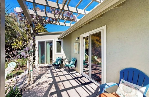 East Mesa House | Charming, Single-Level Home w/Fast WiFi, Gas Fireplace, & a Furnished Patio