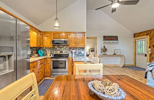 Blairsville Cabin | Charming, single-level cabin with a gas fireplace plus forest & mountain view