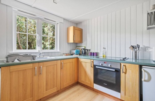 Martin House | Charming single-storey hideaway with garden access, perfect for couples