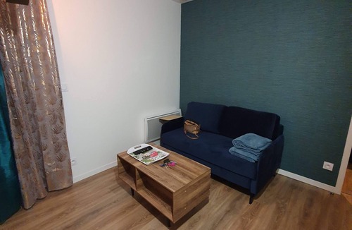 Tain-l'Hermitage Apartment | CHARMING SMALL F1 IN TOWN CENTER WITH TERRACE