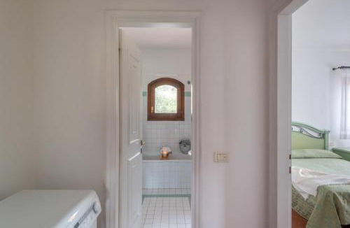 Stintino Villa | Charming Small Villa shared pool Sleeps V4IN