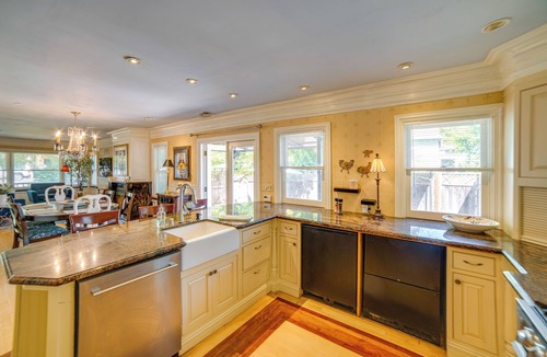 Cloverdale House | Charming Sonoma Wine Country Home Base w/Extras