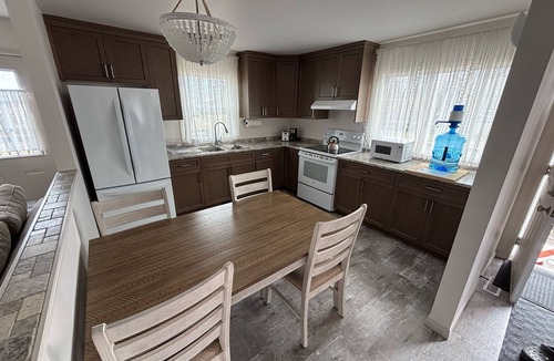 Gimli Cottage | Charming South Beach Cottage in Gimli