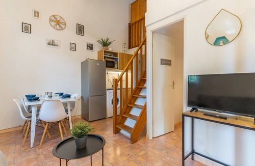 Eyguieres Apartment | Charming South-Facing 2-Bedroom House with Pool, WiFi & AC in Peaceful Eyguières