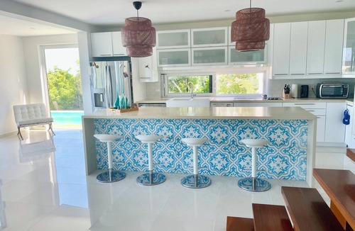 Providenciales Villa | Charming spacious 2-bedroom villa with AC, pool, ocean views in Providenciales