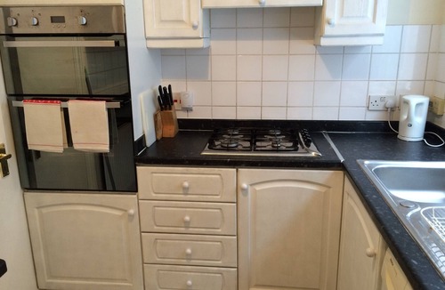 North Acton House | Charming, Spacious, 2 Bedroom Apartment - Elizabeth & Central Lines