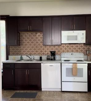 North Park Apartment | Charming Spacious 3BR Pet-Friendly Retreat