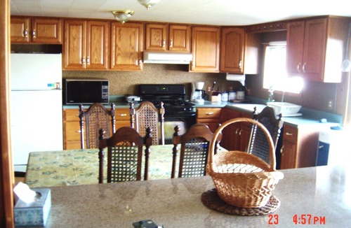 Cloverdale House | Charming Spacious 5 Bedroom Lakefront Vacation Home
