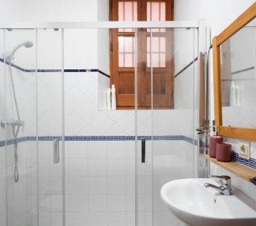 Albaicin Apartment | Charming Spacious Albayzin Apartment