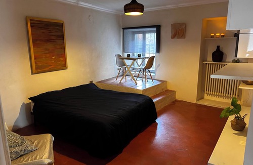 Viverone Bed & Breakfast | Charming Spacious B&B with Balcony, near Lago di Viverone on the Via Francigena
