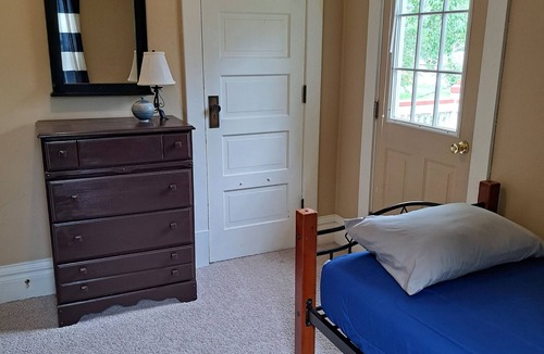 Pine River House | Charming, Spacious Craftsman in Lakes Country! Short walk to beach/park/food