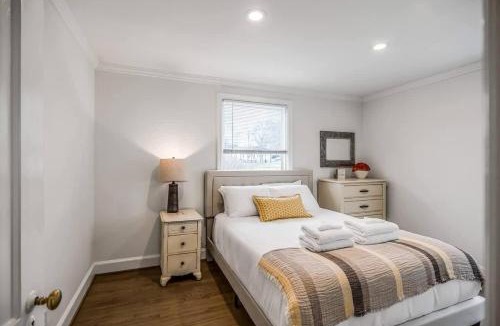 Berry Hill House | Charming Spacious Home - 10 mins to Downtown