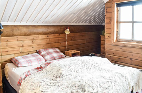 Etnedal House | Charming, spacious log cottage with sauna, fireplace and mountain view.