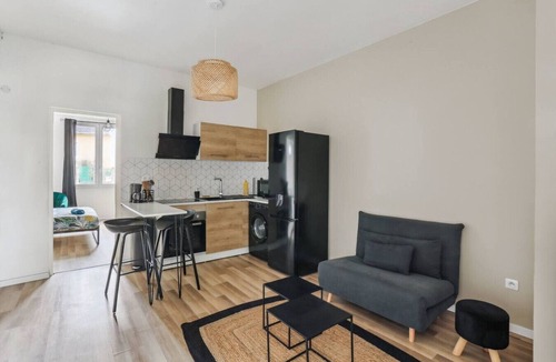 Miroir - Batignolles Apartment | Charming Spacious Renovated Appart 4 Pers