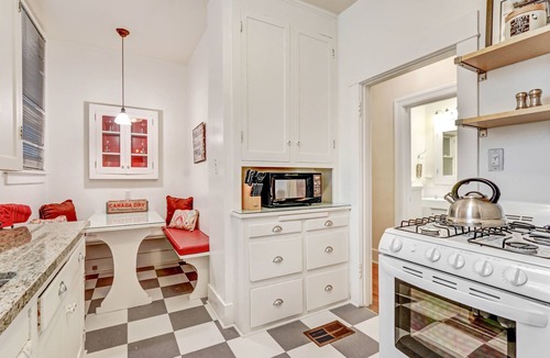 Larchmont Apartment | Charming, spacious suite just steps to Paramount & Larchmont Village!