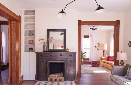 Des Moines House | Charming Spacious Victorian Home Close to Downtown