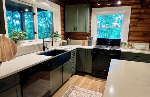 Bowling Green Cabin | Charming & Spacious Waterfront Log Cabin with Central Location to Everything!