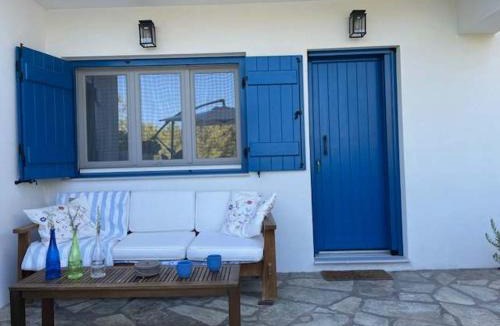 Agii Anargiri Apartment | Charming Spetses Studio with Outdoor Space