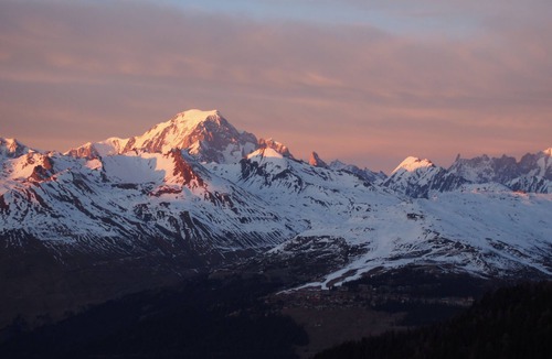 Bourg-Saint-Maurice Apartment | Charming Studio facing Mont Blanc ARC 2000, ski-to-door departure, 30 m2, 5 people