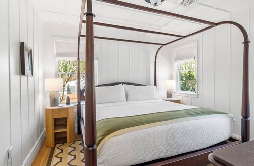 Hampton Bays Hotel | Charming, Stand-alone, Single-story Garden Cottage at Historic Canoe Place Inn