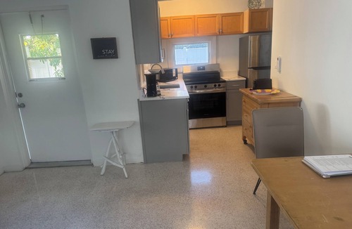 Old Naples Cottage | Charming stand alone Guest House in Naples, 2 blks to beach, 336 1/2 2nd Ave N