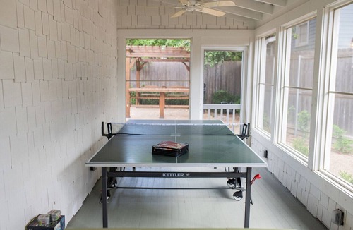 Phillips House | Charming stay centrally located to everywhere you need to be in Bryan/College Station