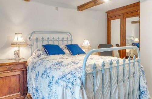 Le Mesnil House | Charming Stay in Viroinval