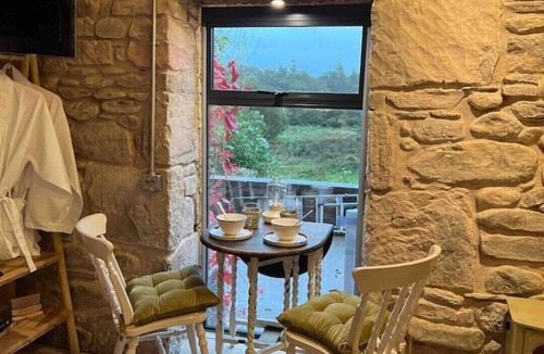 Alexandria Cottage | Charming stone Bothy at Loch Lomond