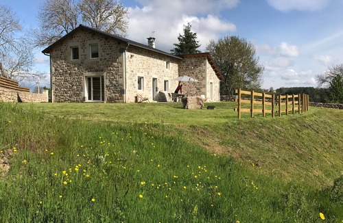 Saint-Jeures Cottage | Charming Stone Cottage Near Lake and Longest Himalayan Footbridge in France