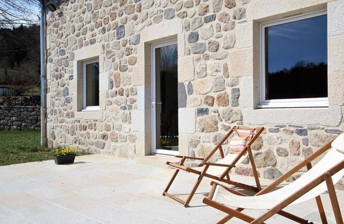 Saint-Jeures Cottage | Charming Stone Cottage Near Lake and Longest Himalayan Footbridge in France