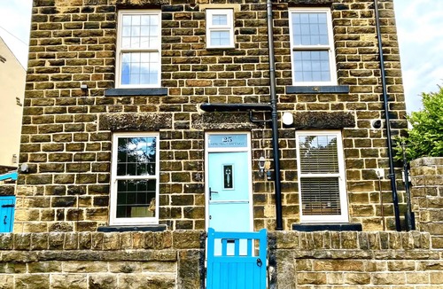 Penistone Cottage | Charming Stone Cottage in the Heart of Yorkshire!