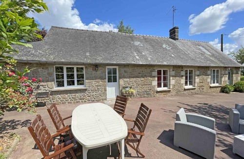 Mantilly Cottage | Charming stone cottage in the heart of Normandy with garden and BBQ