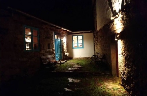 Viana do Bolo Cottage | Charming stone house